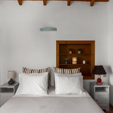 Traditional Rustic Maisonette By Konnect Agios Ioannis Peristeron  Bagian luar foto